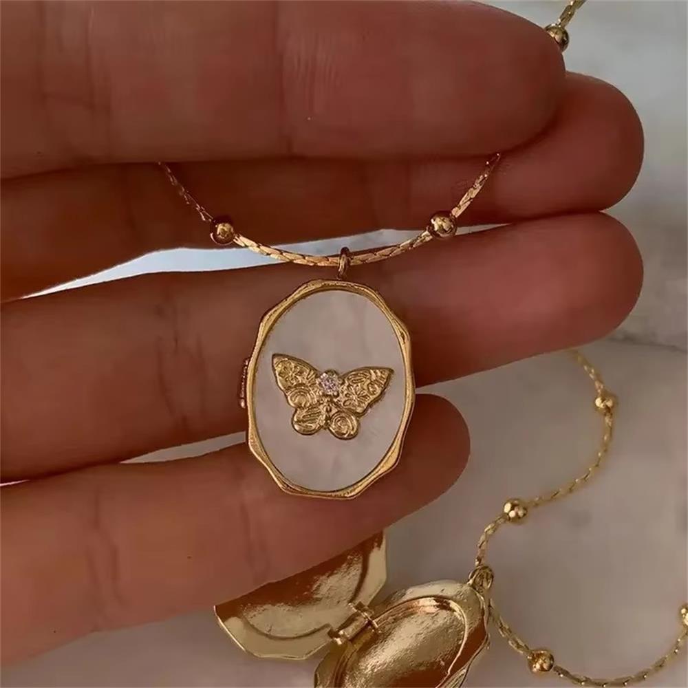 Collar con colgante de álbum d - Butterfly Clasp Deployant reseña y precio