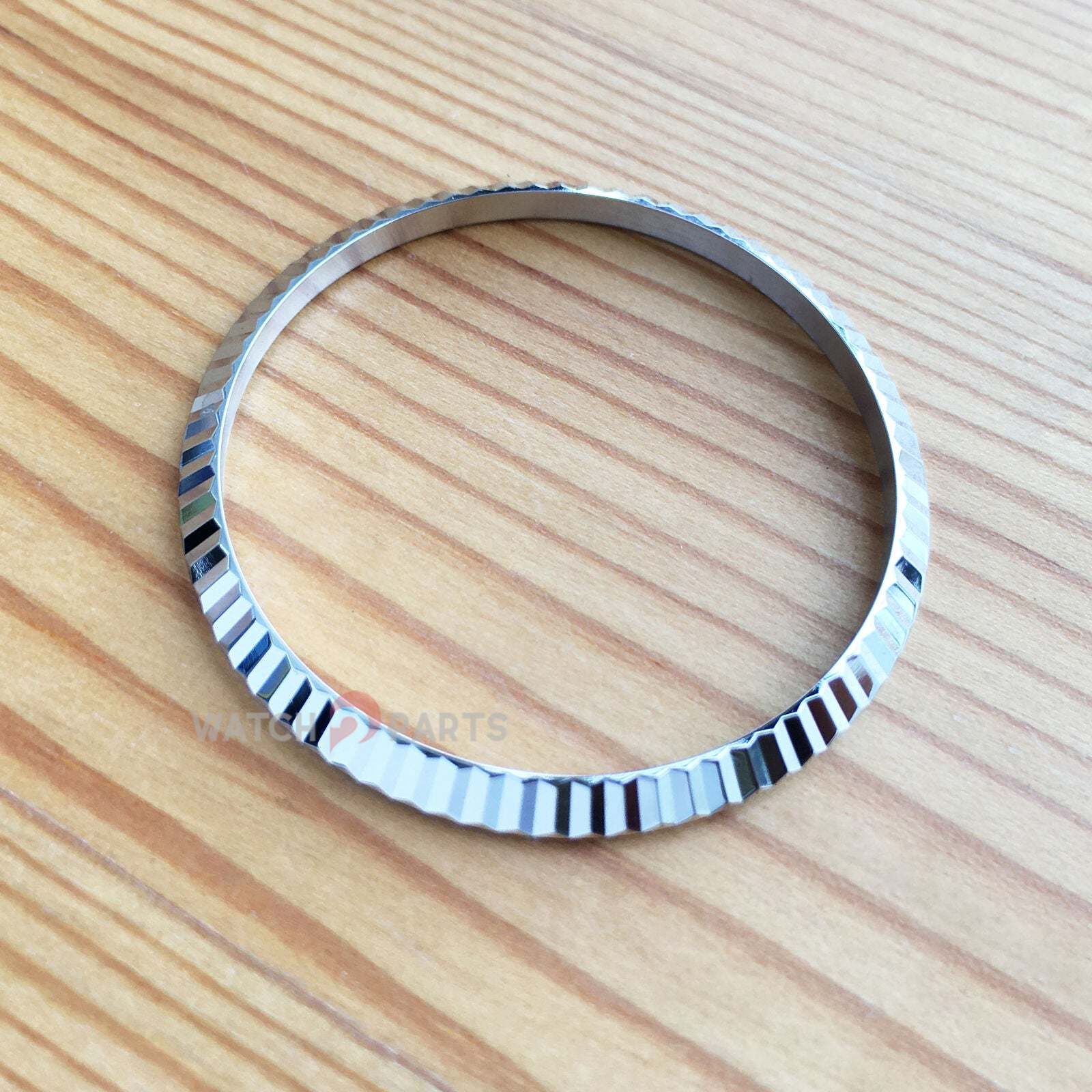 Bisel de anillo estriado de ac - Rolex Watch Datejust reseña y precio
